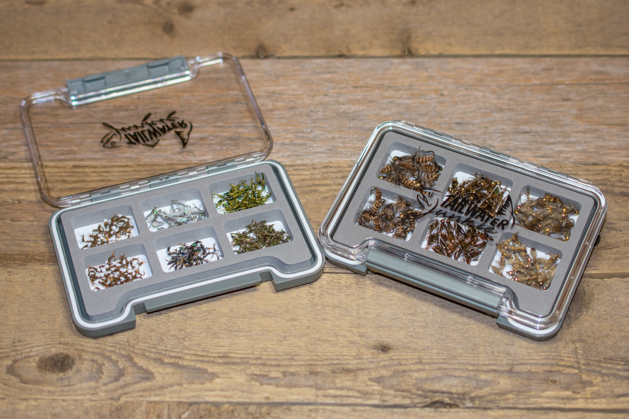 GREEN HALF PRICE BARGAIN FLY BOX MADE IN ENGLAND 